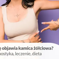 Kobieta wskazuje na prawy górny kwadrant brzucha, gdzie mogą występować objawy kamicy żółciowej.