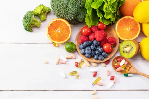 Owoce, warzywa i suplementy diety – naturalne produkty przyspieszające metabolizm.