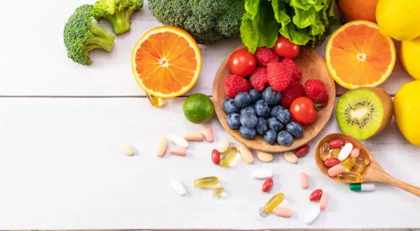 Owoce, warzywa i suplementy diety – naturalne produkty przyspieszające metabolizm.