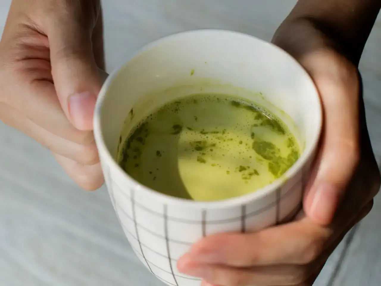 Matcha i przeciwwskazania - kto powinien uważać?